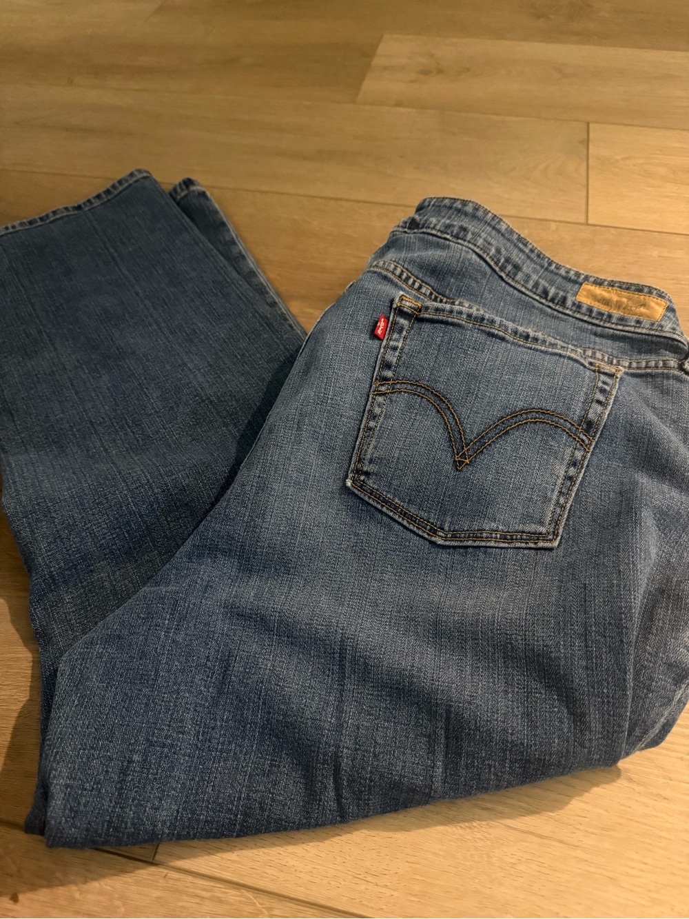 Levi’s Boyfriend Jeans Women’s Size 18W Medium Wash Relaxed Plus Size Red Tab